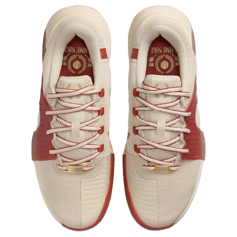 Nike Women’s Zoom GP Challenge 1- size 7